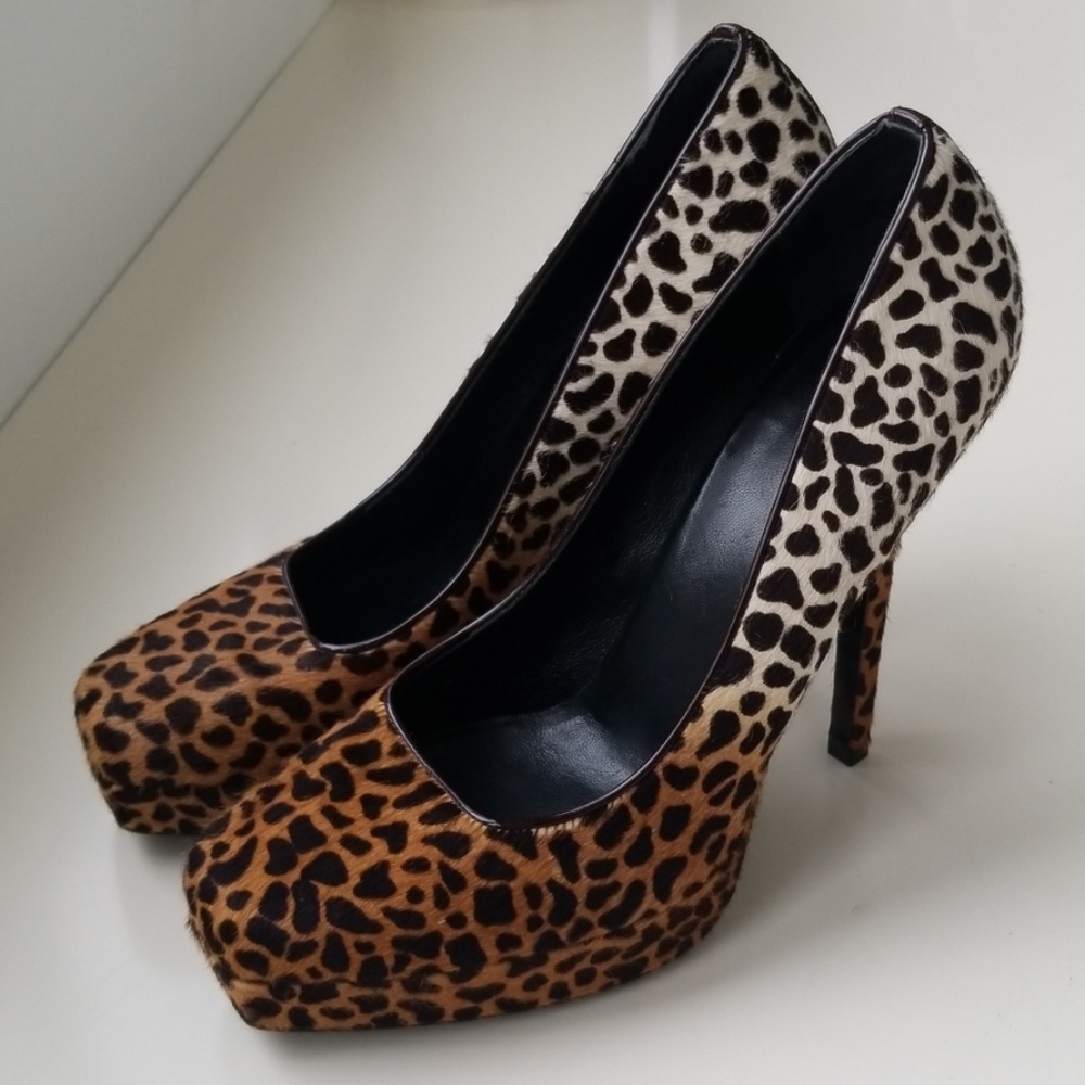 GUCCI ANIMAL PRINT PUMPS